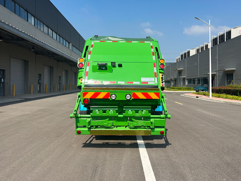 中滎汽車牌ZXD5180ZYSZZBEV純電動(dòng)壓縮式垃圾車公告圖片