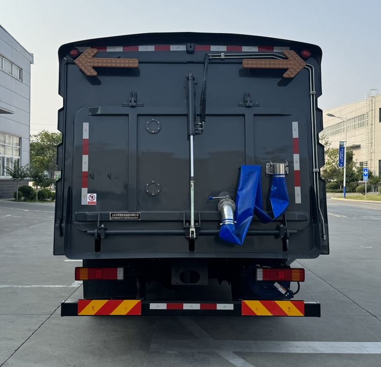 百易長(zhǎng)青牌JBY5181TXSBEV純電動(dòng)洗掃車公告圖片