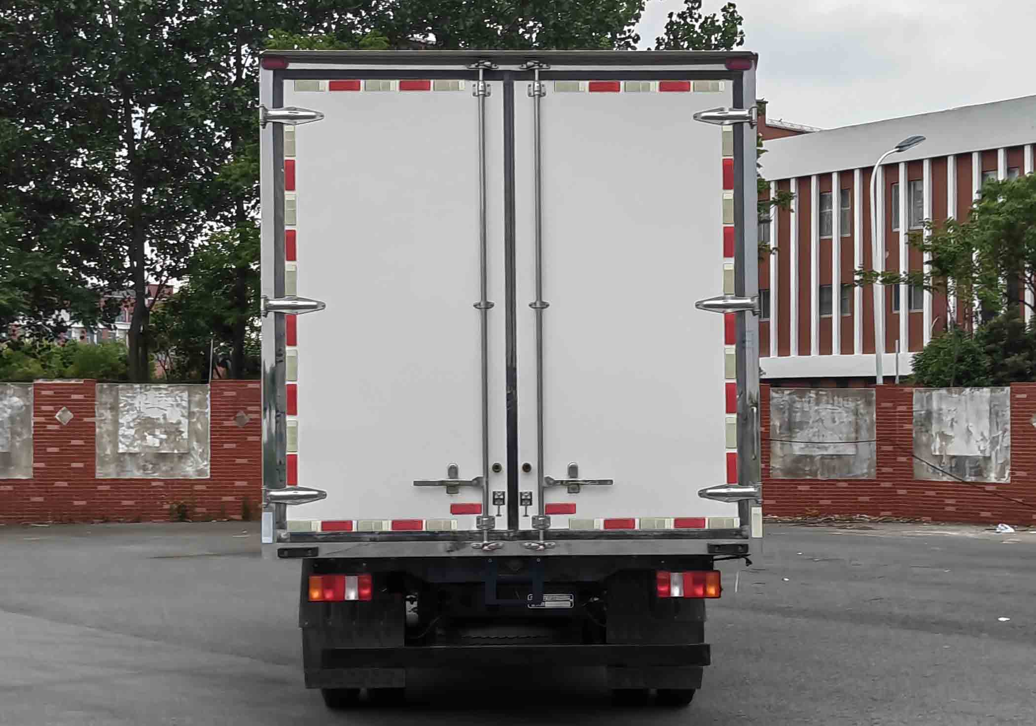 豪沃牌ZZ5117XLCK3615Z1BEVB4純電動(dòng)冷藏車公告圖片