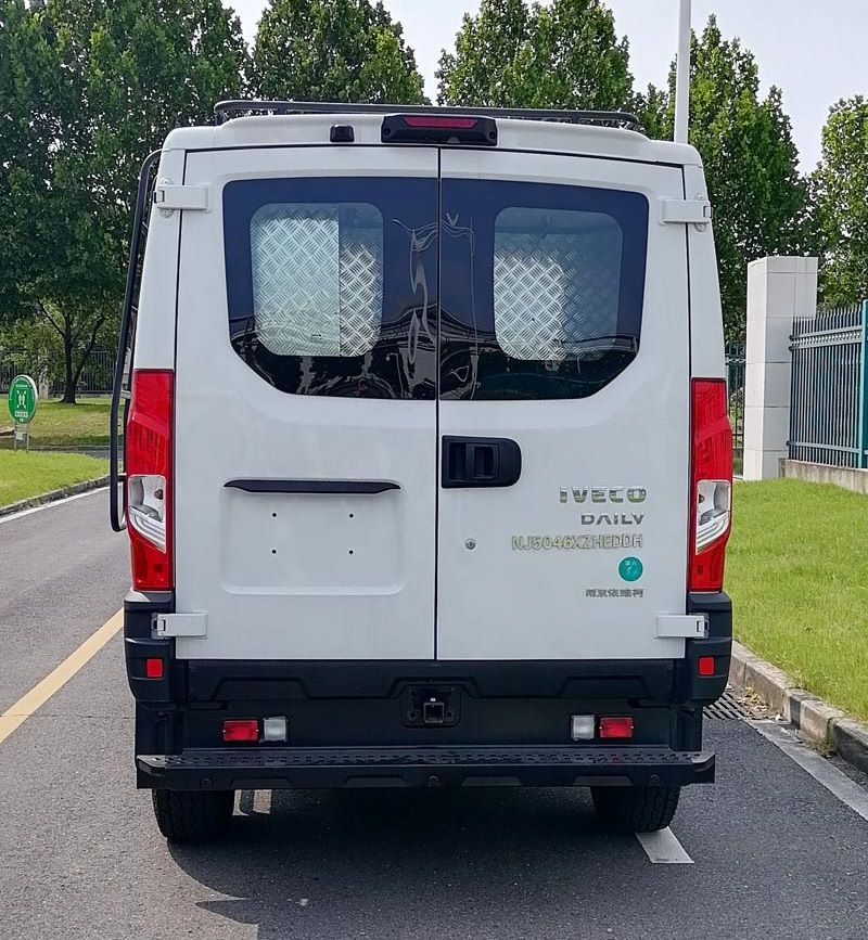 依維柯牌NJ5046XZHEDDH指揮車公告圖片