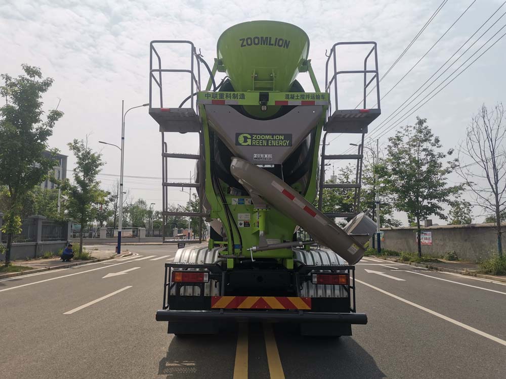 中聯(lián)牌ZLJ5318GJBLBEV1純電動混凝土攪拌運輸車公告圖片