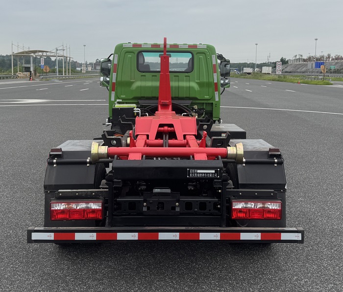 重特牌QYZ5041ZXXFDBEV純電動車廂可卸式垃圾車公告圖片