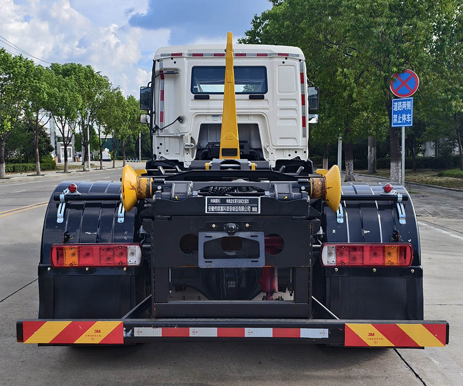 傳旗重科牌CQH5180ZXXZZBEV純電動車廂可卸式垃圾車公告圖片