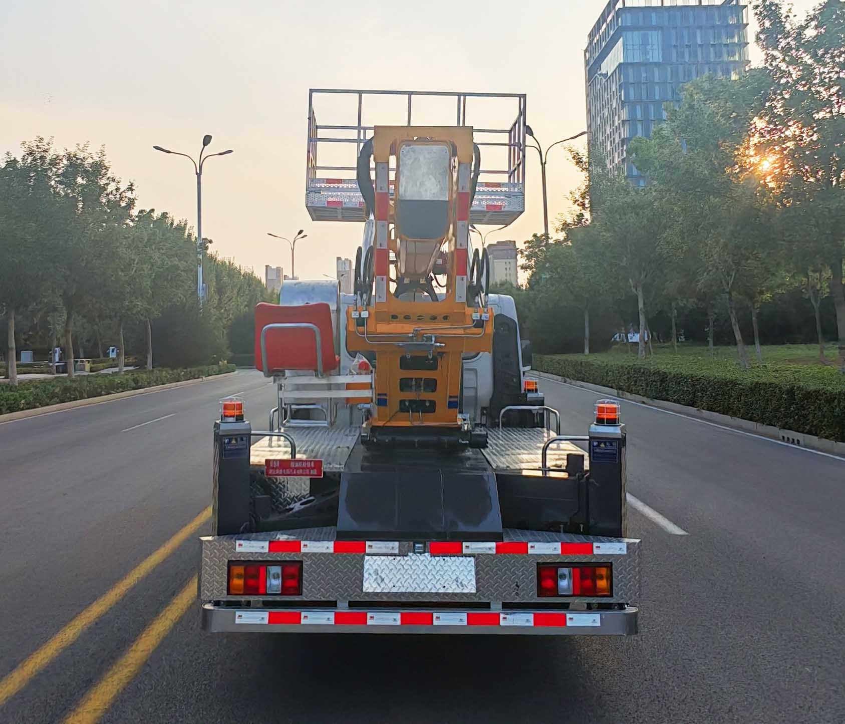 舜德牌SDS5048XJXJX6抽油機(jī)檢修車(chē)公告圖片