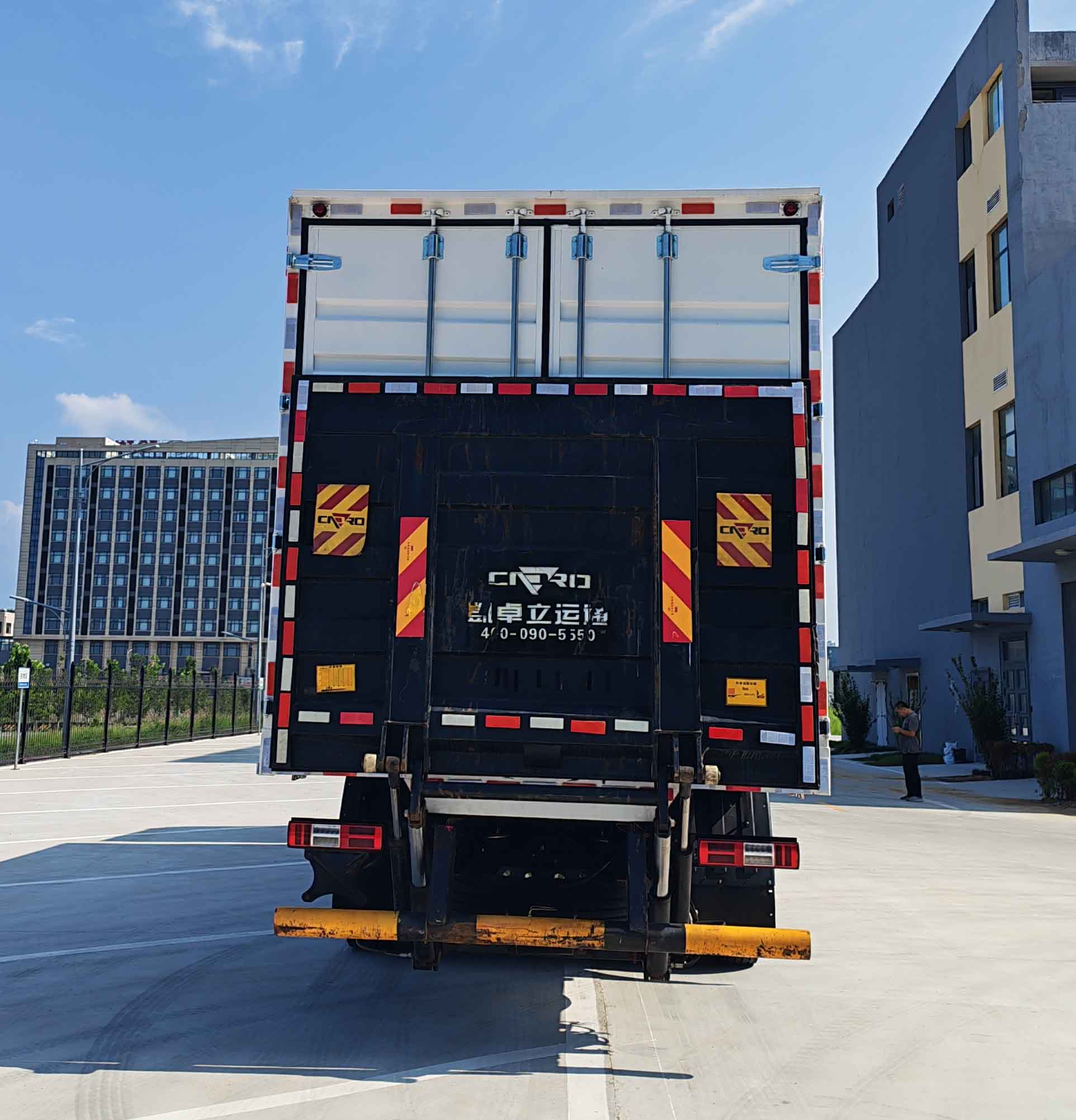 歐曼牌BJ5329XXYY6GAM-01廂式貨車公告圖片