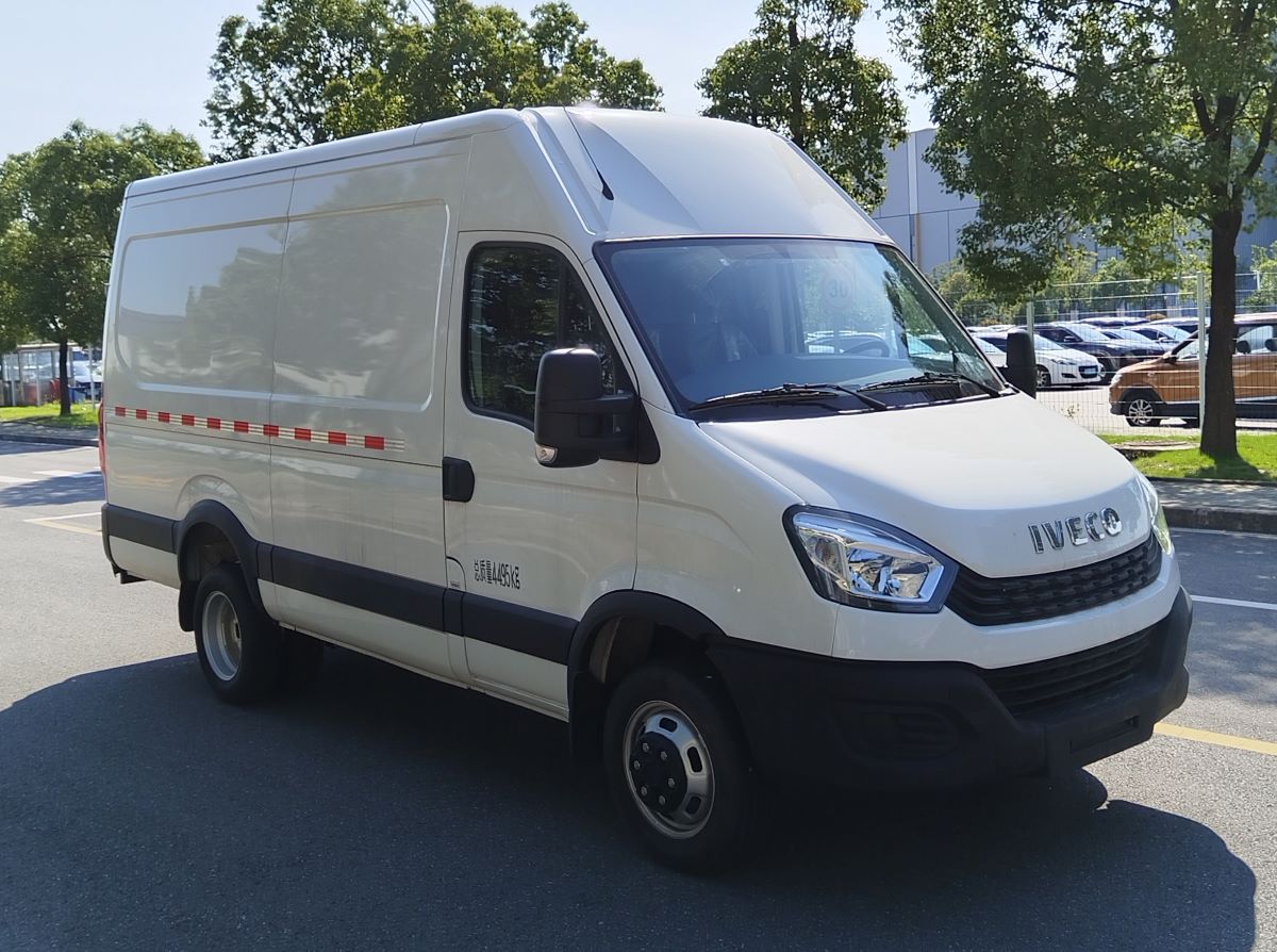 NJ5046XXYEFC型廂式貨車圖片