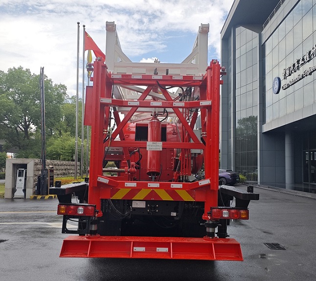 申曼領(lǐng)旭牌ZM5380TXJ修井機(jī)公告圖片