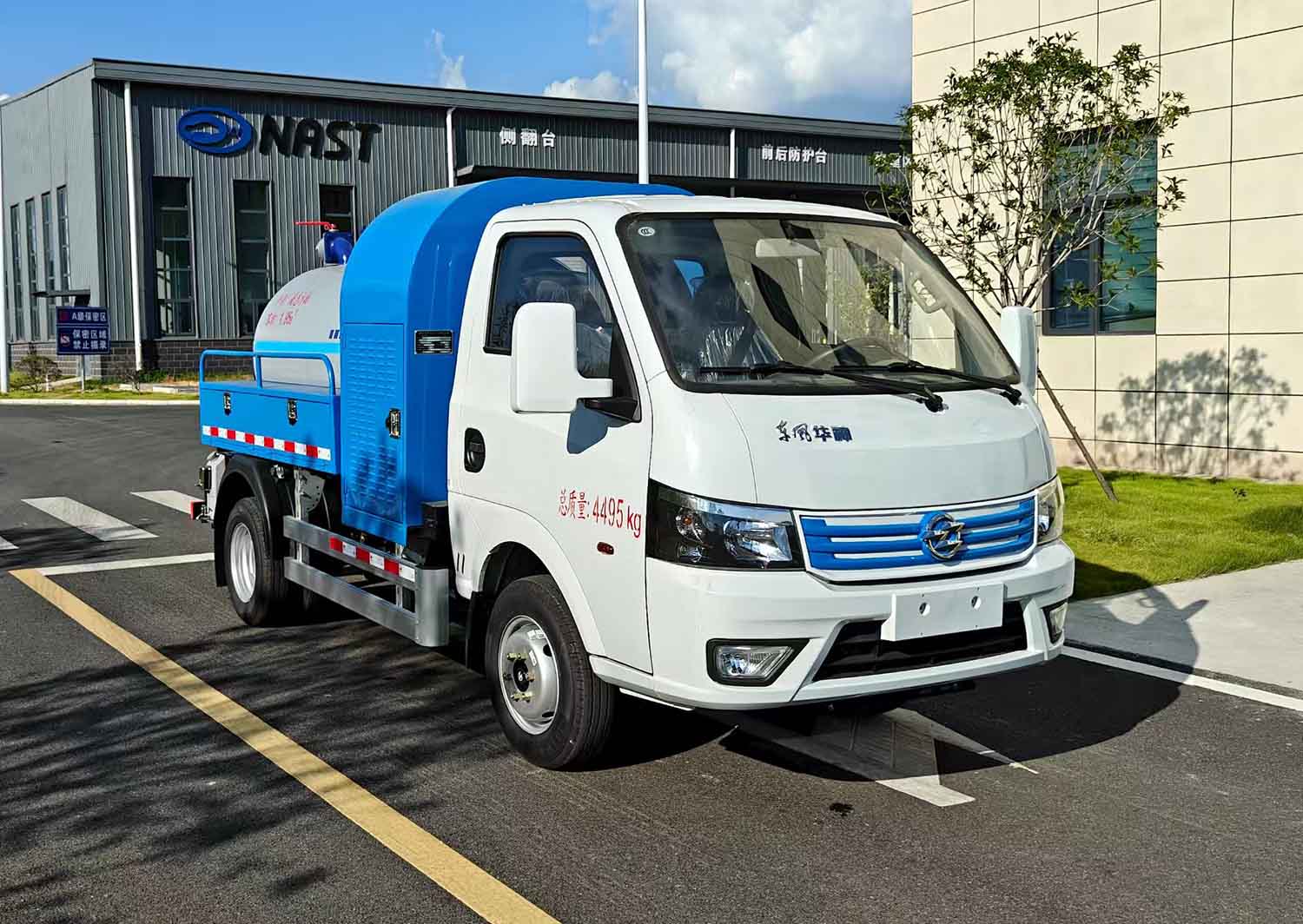 華通牌HCQ5040GXEDFDBEVCY純電動(dòng)吸糞車(chē)