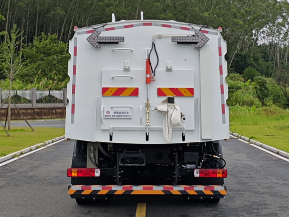 福龍馬牌FLM5183TXSYJBEV純電動(dòng)洗掃車公告圖片