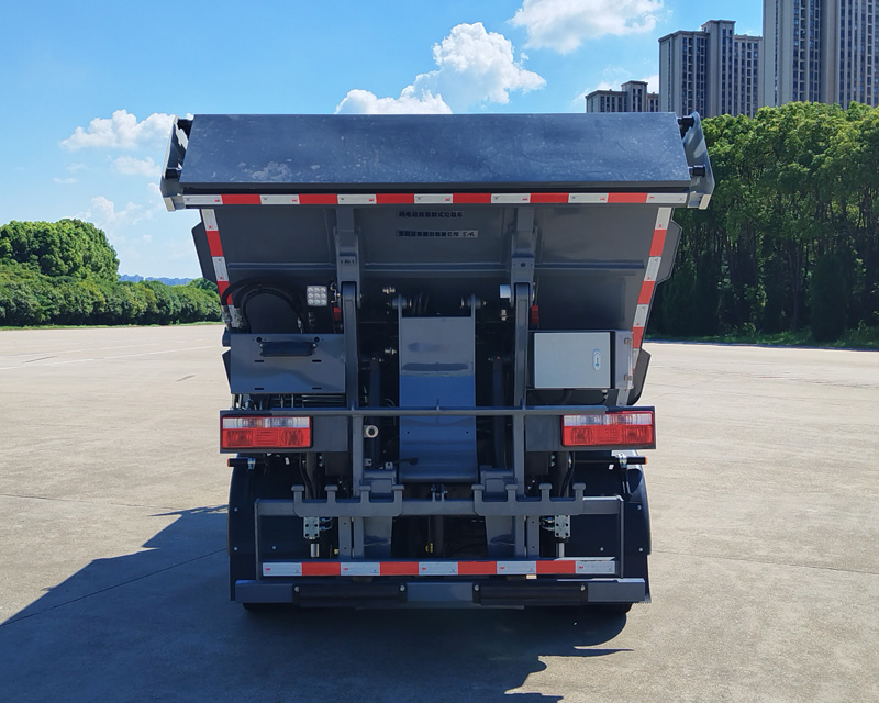 東風(fēng)牌DFA5070ZZZTBEV純電動自裝卸式垃圾車公告圖片