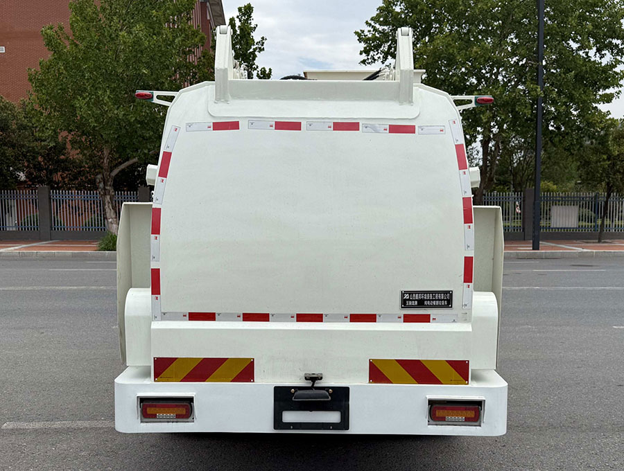 玉驍瓏牌YBH5120TCASXBEV純電動(dòng)餐廚垃圾車(chē)公告圖片