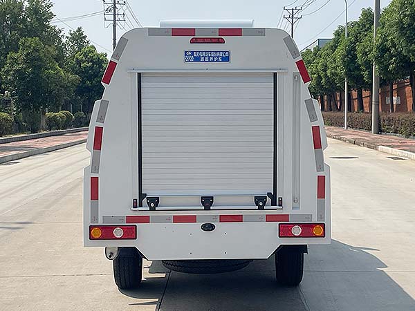 程力威牌CLW5032TYHCDP路面養(yǎng)護車公告圖片