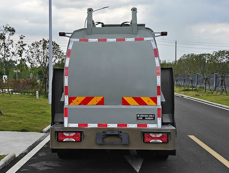 玉驍瓏牌YBH5127TCASHBEV純電動餐廚垃圾車公告圖片