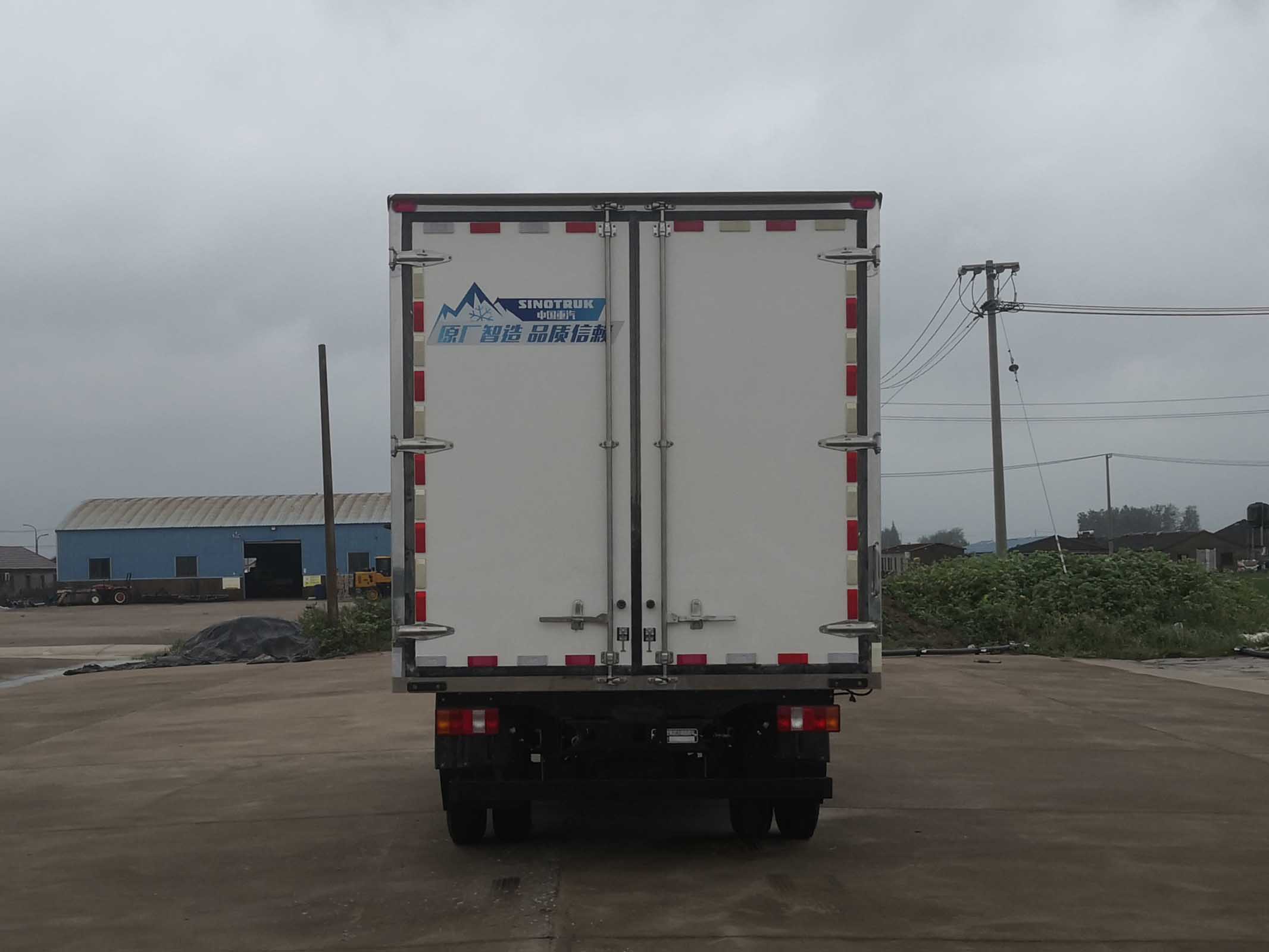 豪沃牌ZZ5097XLCK3615Z1BEVF1純電動(dòng)冷藏車公告圖片