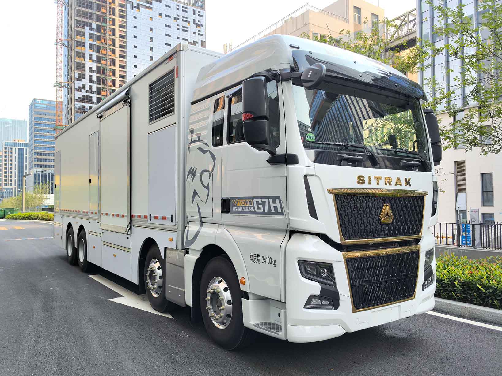 AKH5248XYL356型醫(yī)療車圖片