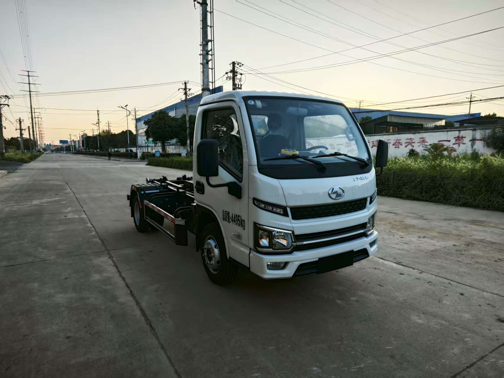ZHN5047ZXXSHBEV型純電動(dòng)車廂可卸式垃圾車圖片
