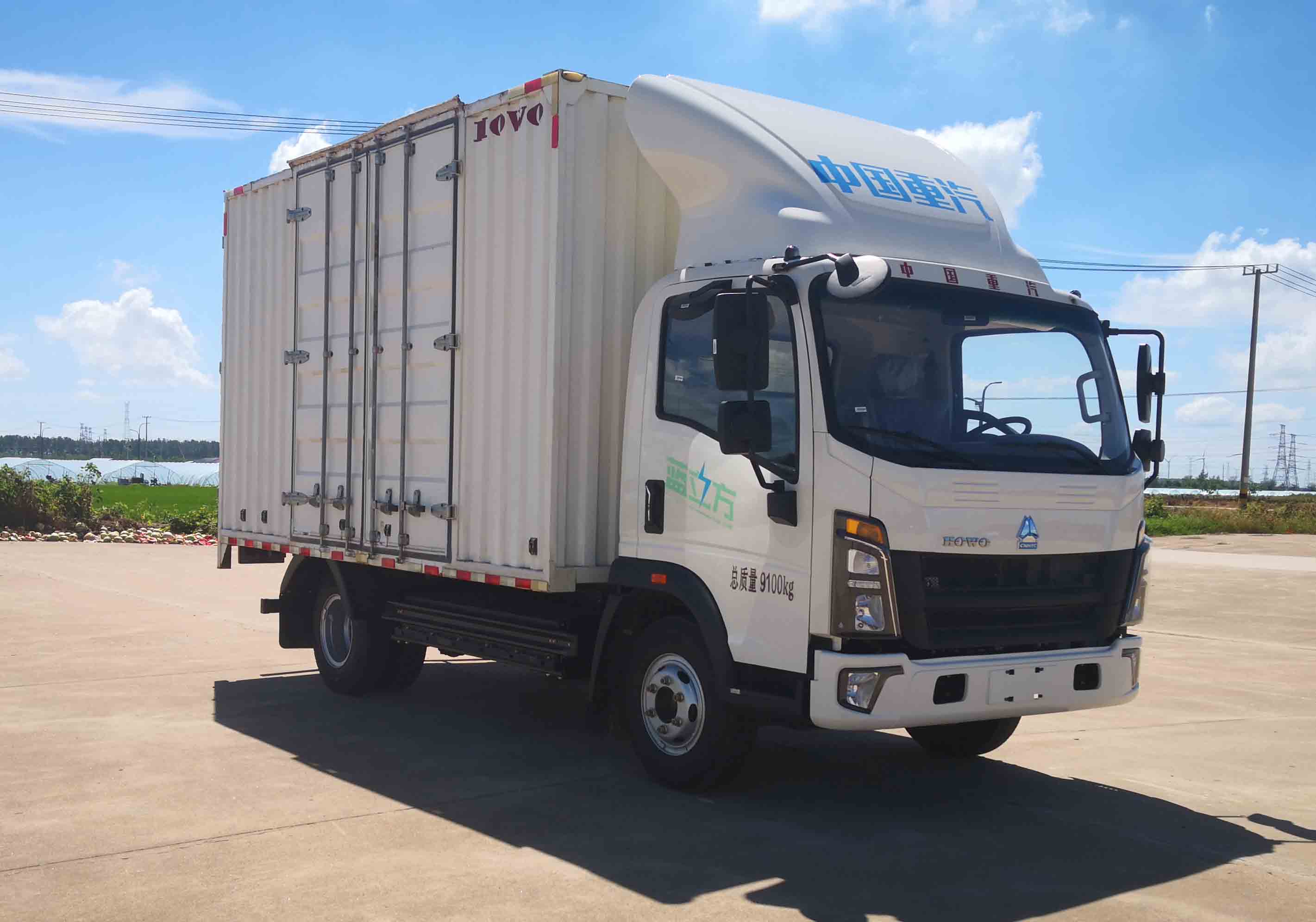 豪沃牌ZZ5097XXYK3615Z1BEVF1純電動(dòng)廂式貨車(chē)公告圖片