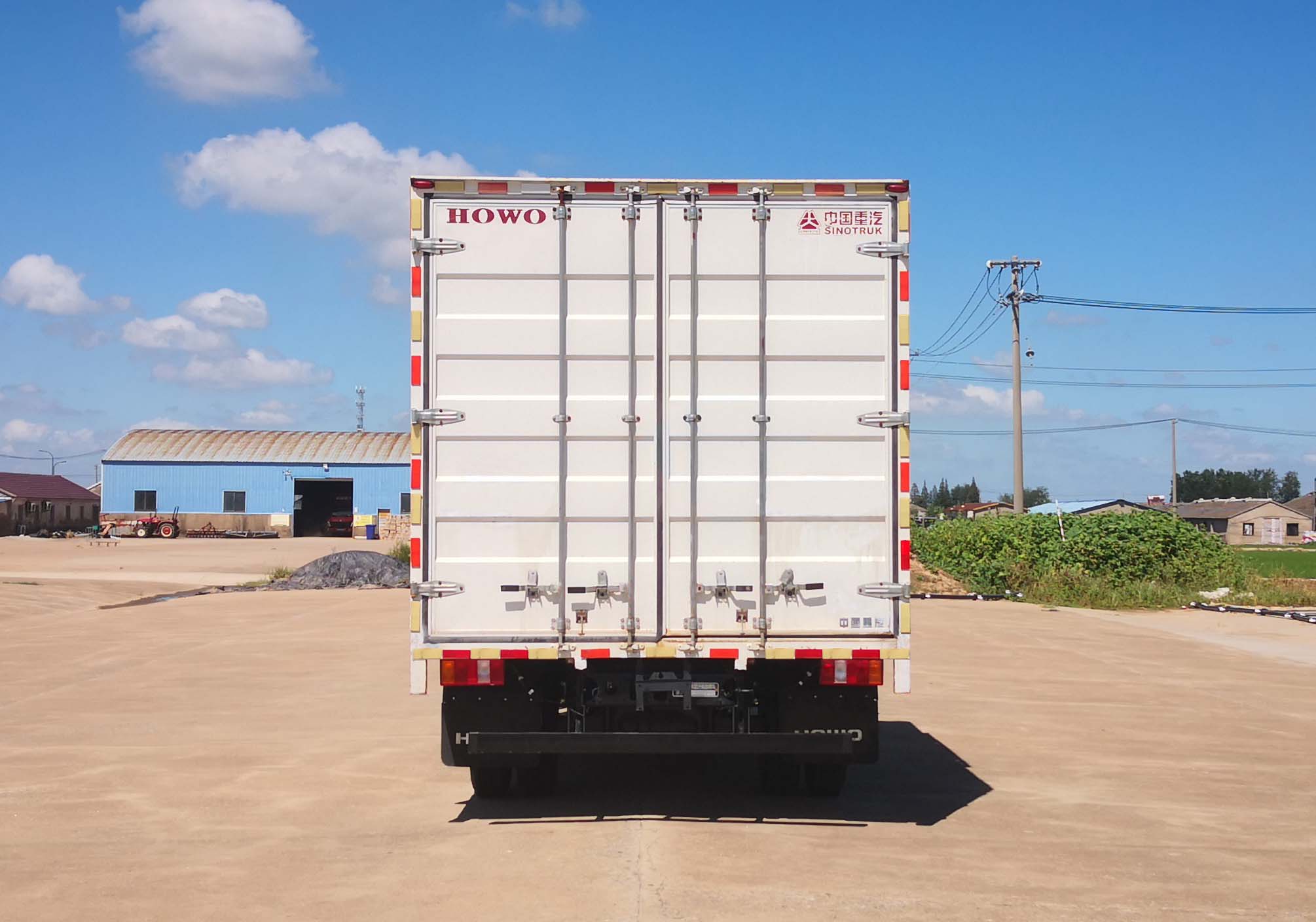 豪沃牌ZZ5097XXYK3615Z1BEVF1純電動(dòng)廂式貨車(chē)公告圖片