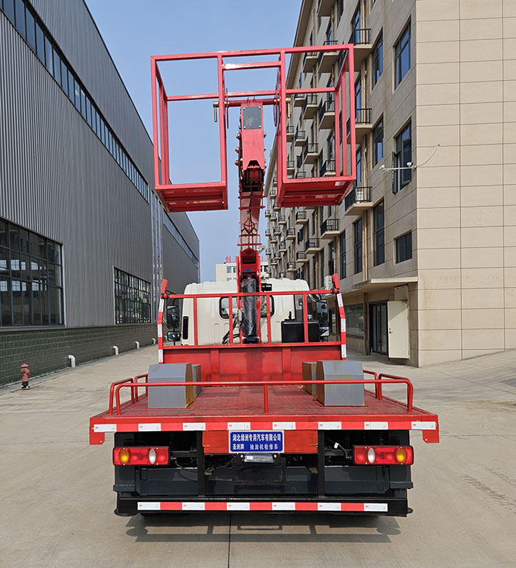 圣洲牌LVZ5045XJXEQ6抽油機(jī)檢修車公告圖片