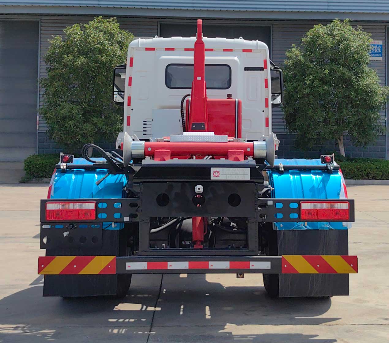 中國中車牌TEG5181ZXXAZCBEV1純電動車廂可卸式垃圾車公告圖片