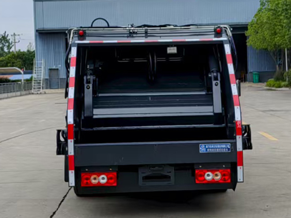 程力威牌CLW5041ZYSBEVAHJ純電動壓縮式垃圾車公告圖片