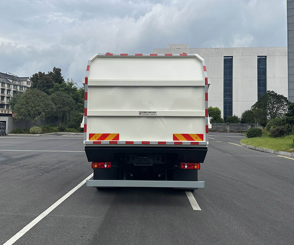 中汽牌ZQZ5189ZXLBEVD純電動廂式垃圾車公告圖片