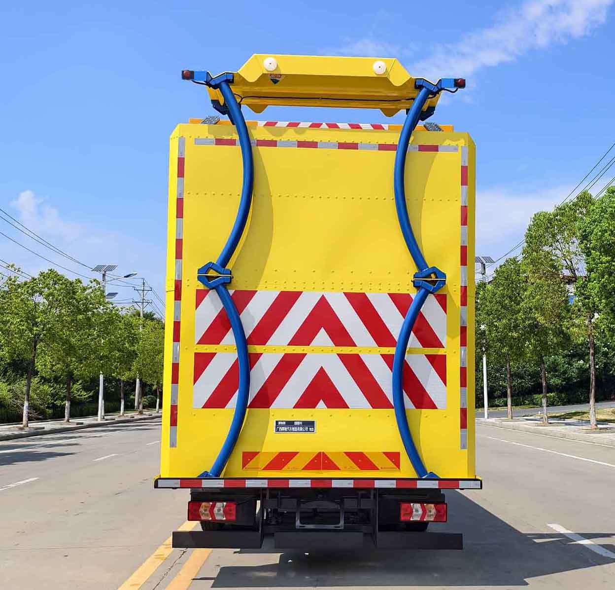 柳馳牌GLC5130TFZLZ6防撞緩沖車公告圖片