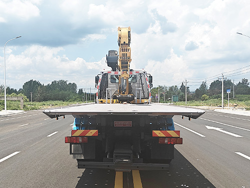 龍牧雙星牌LMX5250TQZZZ6清障車(chē)公告圖片