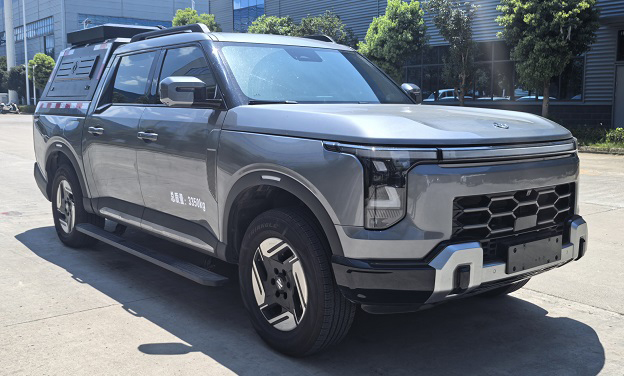 程力重工牌CLH5030XZHPHEV插電式混合動力指揮車公告圖片