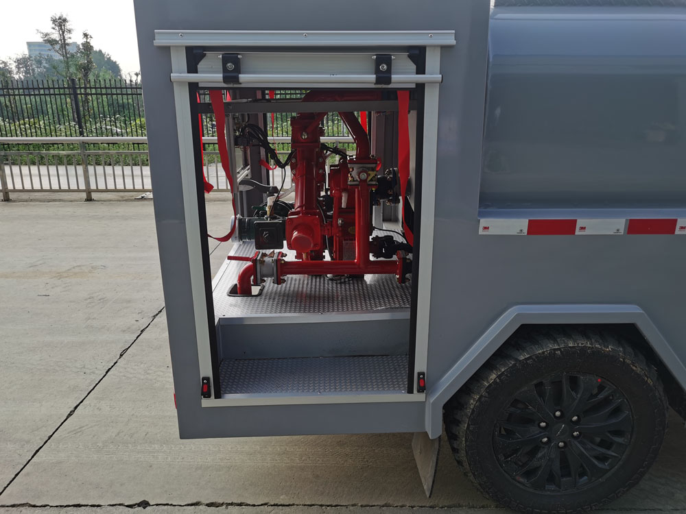 程力威牌CLW5040GSSAXF灑水車(chē)公告圖片