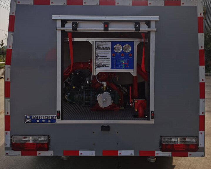 程力威牌CLW5040GSSAXF灑水車(chē)公告圖片