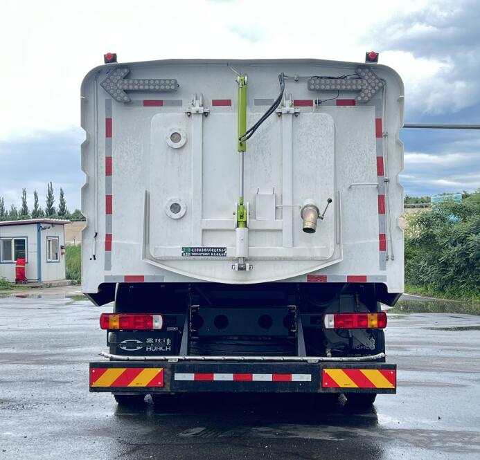 鑫華馳牌THD5181TXSBEV純電動(dòng)洗掃車公告圖片