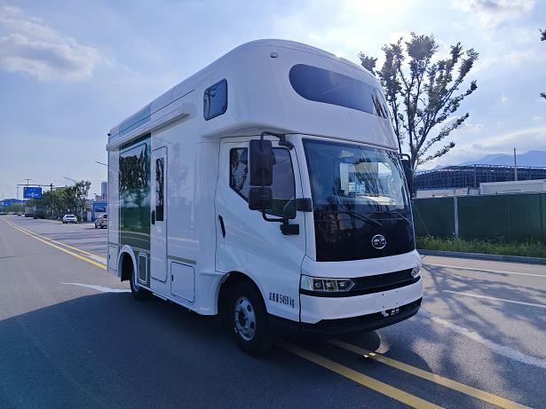 JYA5050XLJHEV-BYD1型插電式增程混合動力旅居車圖片