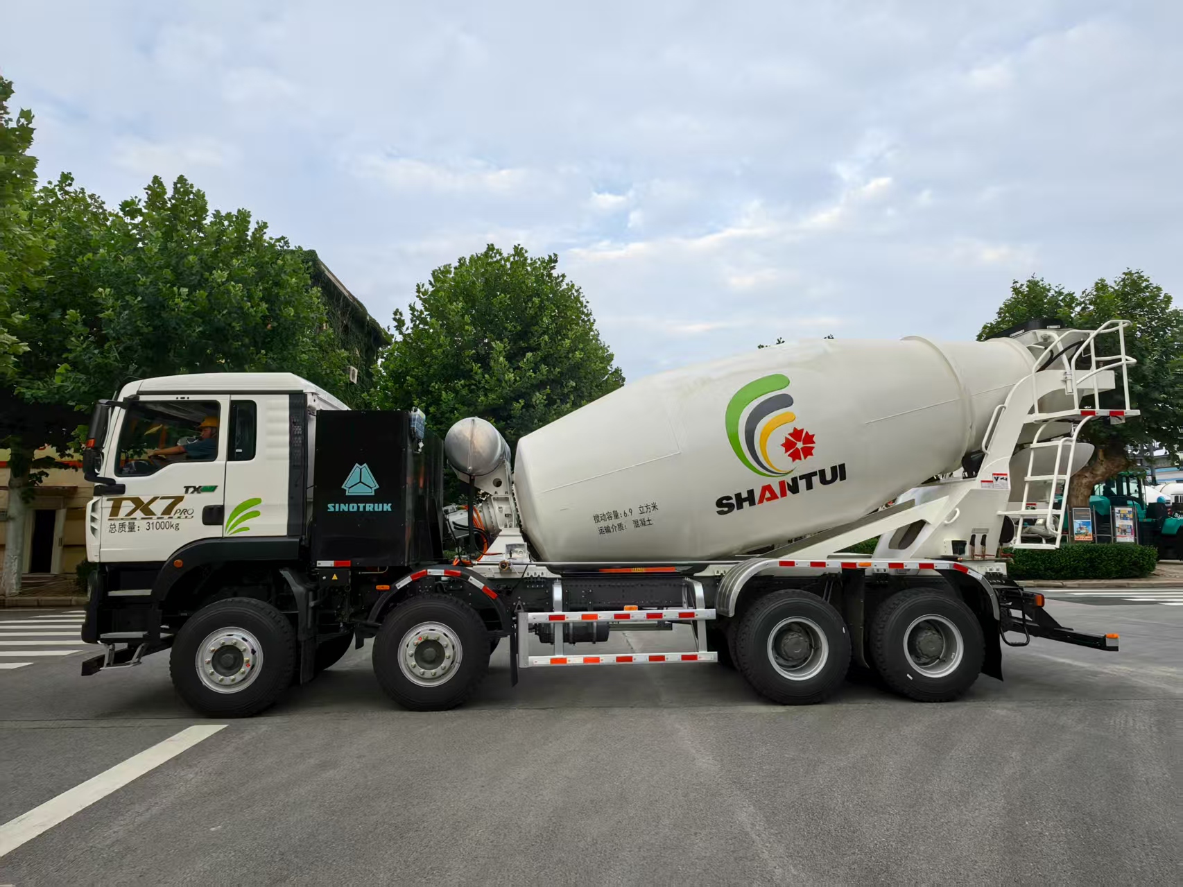 建友牌SDX5318GJBBEV2純電動(dòng)混凝土攪拌運(yùn)輸車公告圖片