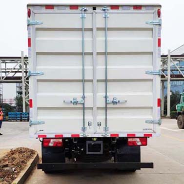 江鈴牌JX5105XXYTK26廂式運(yùn)輸車公告圖片