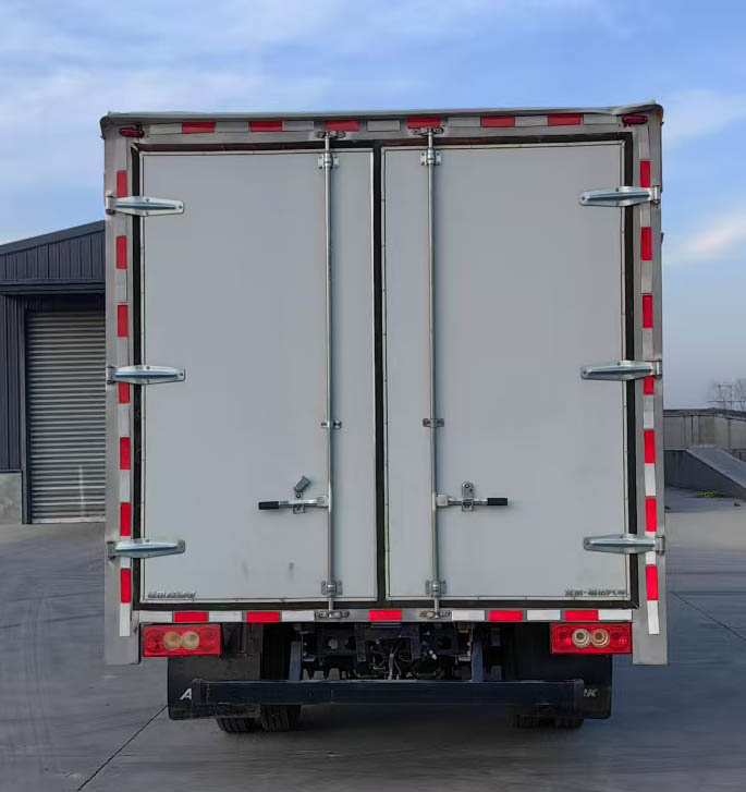 福田牌BJ5044XLC-FM冷藏車公告圖片