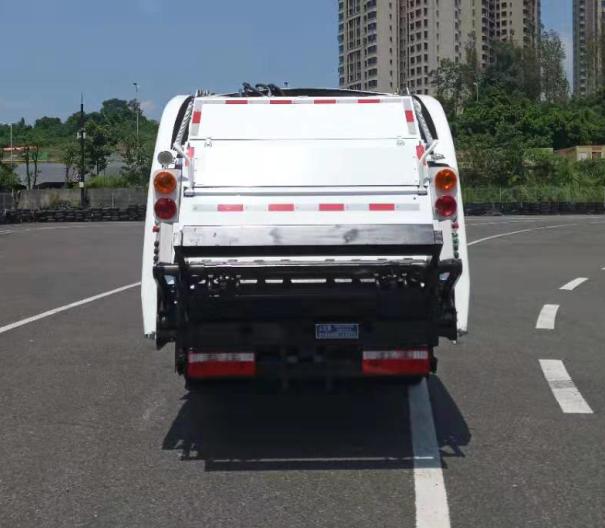 山花牌JHA5073ZYSDFA6壓縮式垃圾車公告圖片