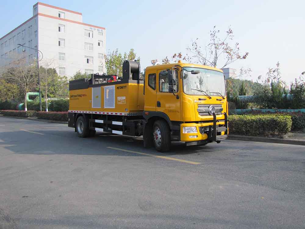 浙通牌LMT5180TYHZ路面養(yǎng)護(hù)車