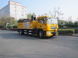 路面养护车