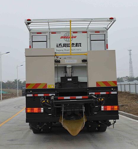 達(dá)剛牌DGL5310TFC-X106稀漿封層車公告圖片