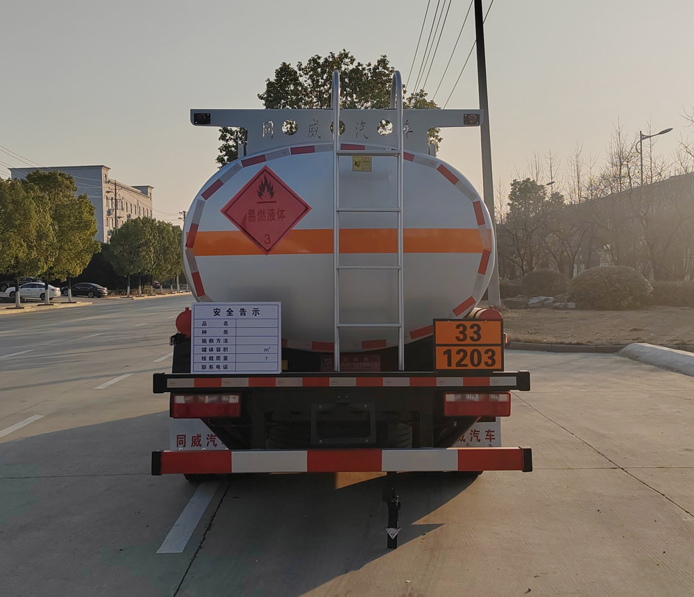 專威牌HTW5120GJYCAQ6加油車公告圖片