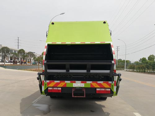 東風(fēng)股份多利卡D9 CSC5180ZYS6壓縮式垃圾車公告圖片