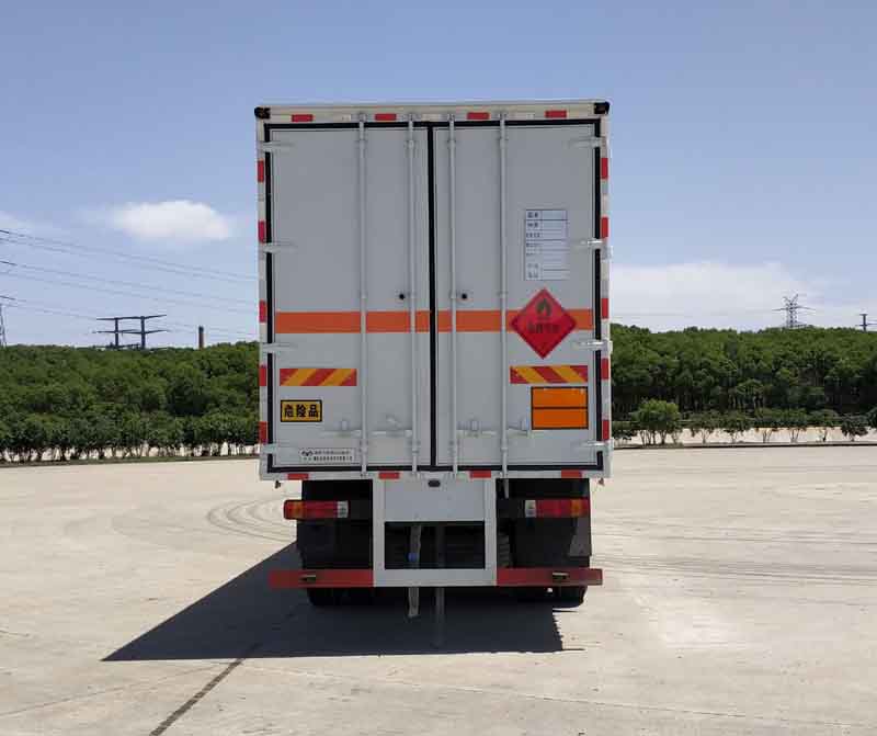 華通牌HCQ5327XRQLZ6易燃?xì)怏w廂式運(yùn)輸車公告圖片