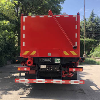 蘭通牌LTJ5330TYL180壓裂車公告圖片