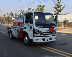 运油车