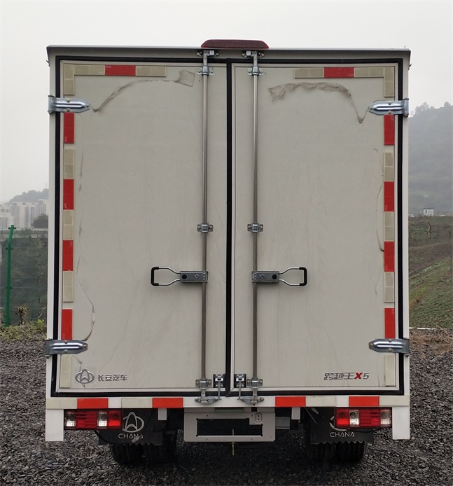 長安牌CKS5034XXYFRS6B3廂式運(yùn)輸車公告圖片