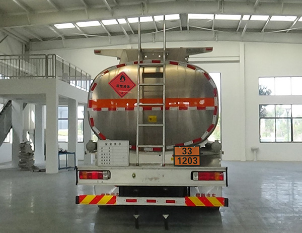 楚勝牌CSC5260GYYLC6A鋁合金運(yùn)油車公告圖片