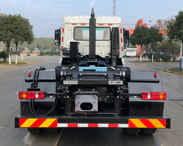 宇通牌YTZ5180ZXXT0D6車廂可卸式垃圾車公告圖片