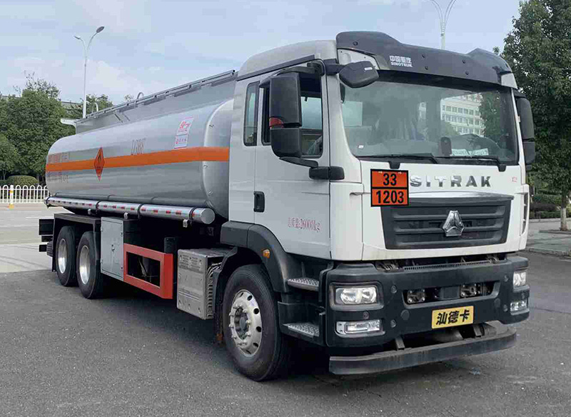 楚飛牌CLQ5260GYY6ZZ運(yùn)油車(chē)公告圖片