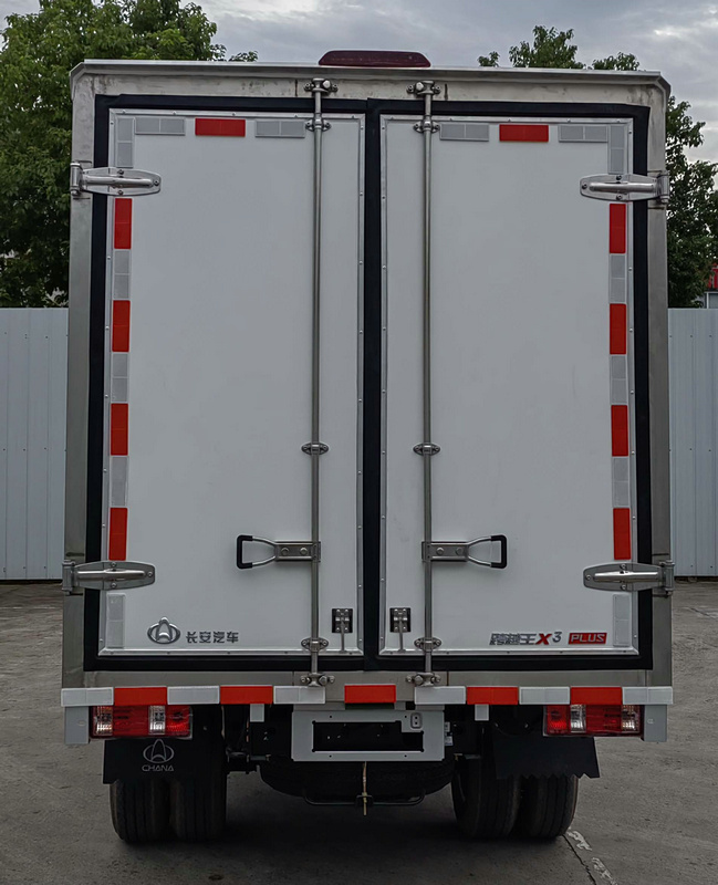 長(zhǎng)安牌SC5034XLCNGD6B2冷藏車(chē)公告圖片